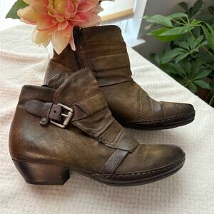 Verona Vintage collection Side Zip buckle Round Toe Olive/Brw Ankle Booties Sz 6
